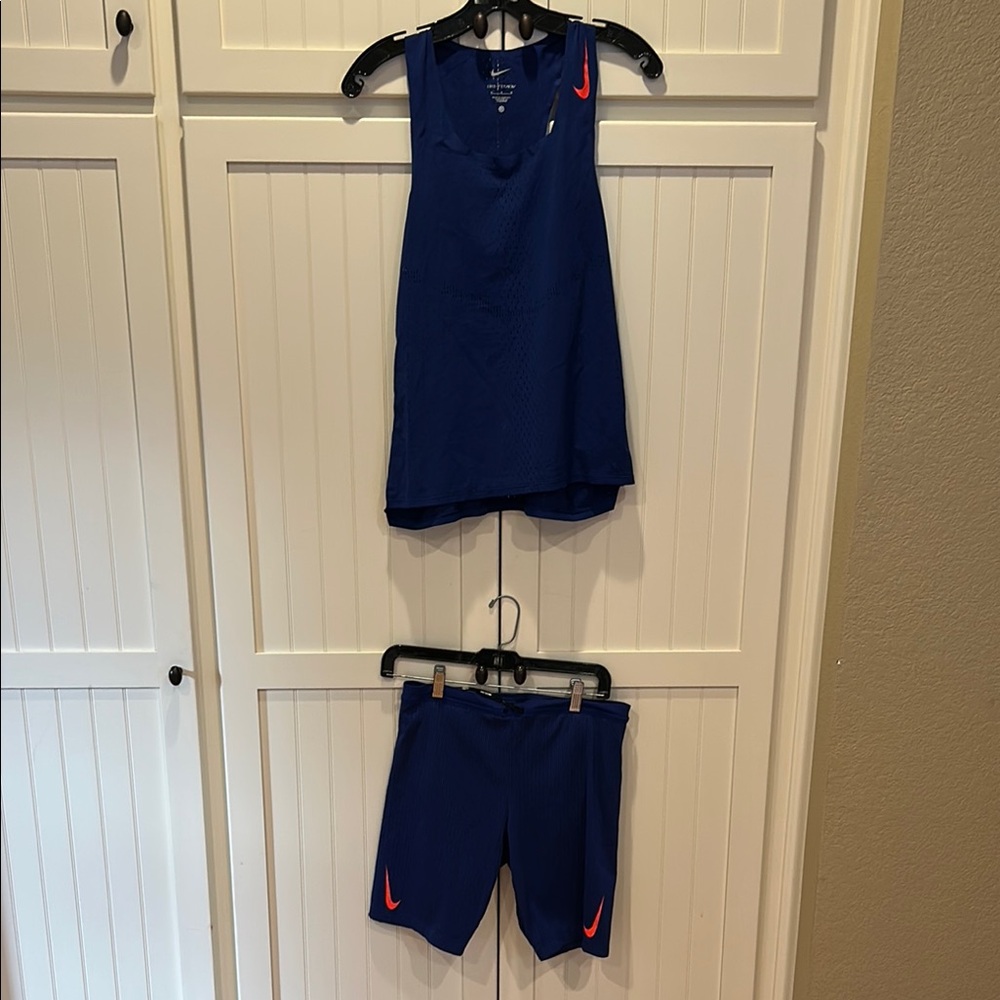 Men’s Nike Aeroswift singlet and half tight set